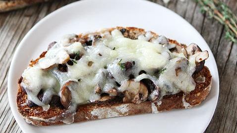 Reţeta zilei: Tartine cu ciuperci 