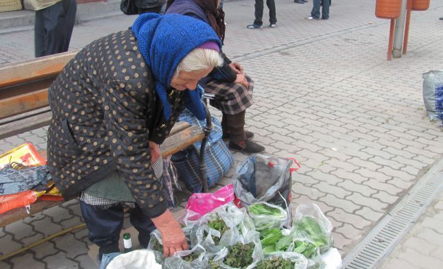 ANAF a dat marea lovitură! A confiscat urzicile de 5 lei ale unei bătrâne 