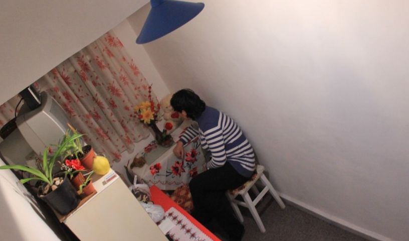 Coşmar! Bătrână bătută crunt de fiica ei 