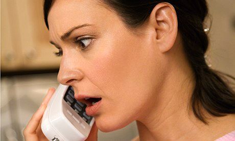 A sunat la 112 pentru că vecinii au dat muzica tare. Ce a urmat numai în România poţi vedea