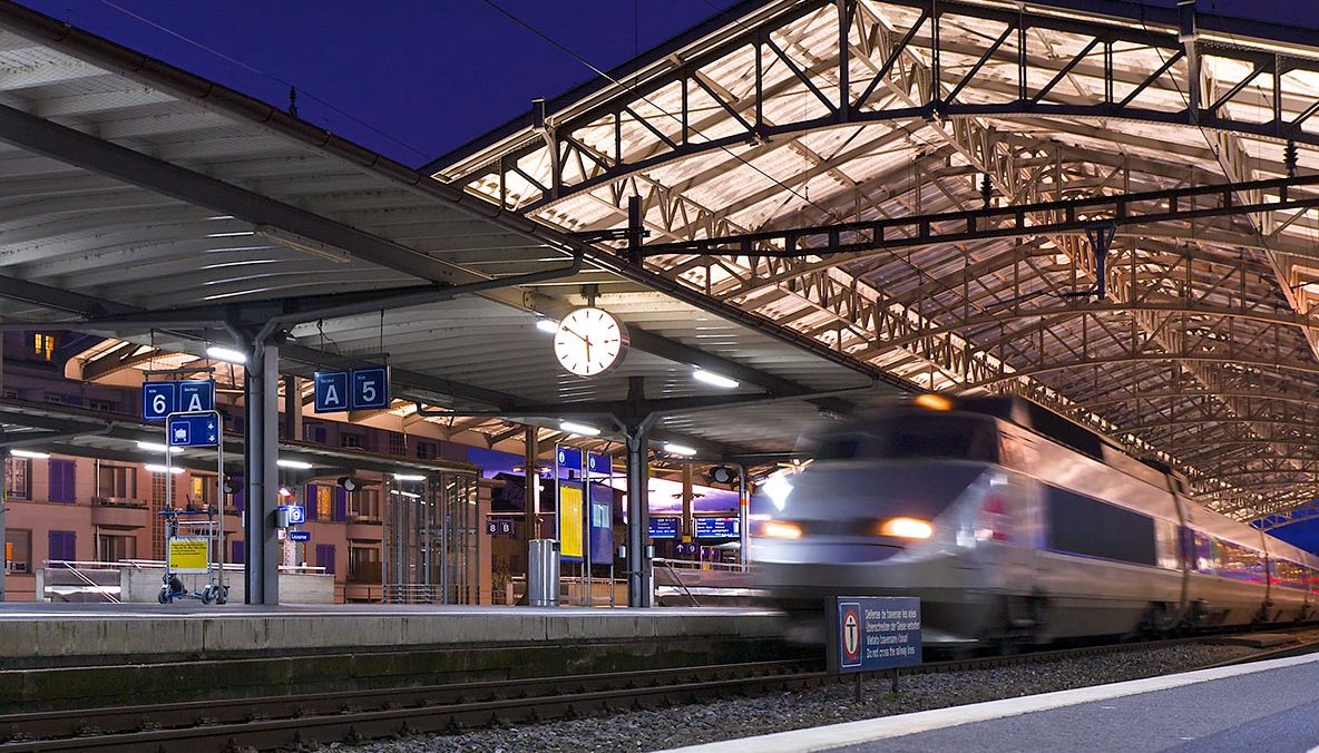 Un român a murit electrocutat într-o gară din Elveţia: Gestul necugetat pe care l-a făcut