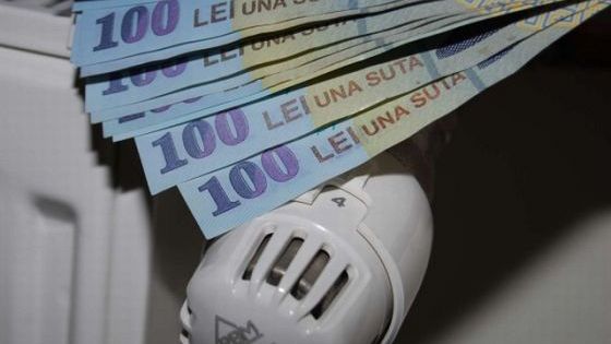 Românii sunt disperați, se anunță facturi URIAȘE la încălzirea centralizată. Guvernul și primăriile își pasează responsabilitatea