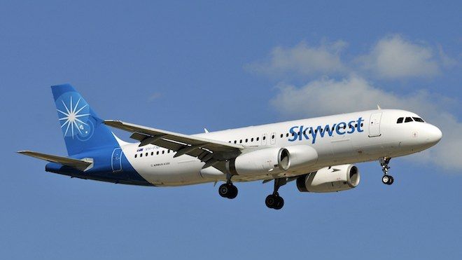 Panică într-un avion după ce trei pasageri şi-au pierdut cunoştinţa: a aterizat de urgenţă