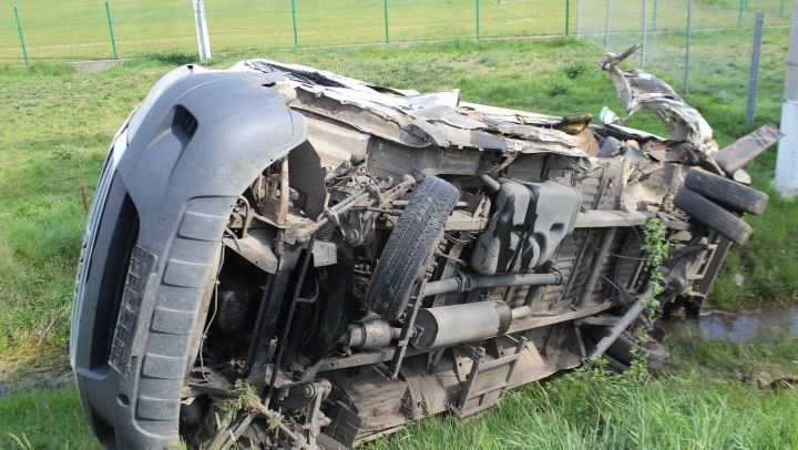 Accident grav în Satu Mare, cu un microbuz, un tir şi un BMW: 5 răniţi, la spital