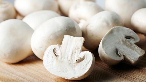 Alimente care devin toxice dacă le reîncălzeşti după ce le găteşti