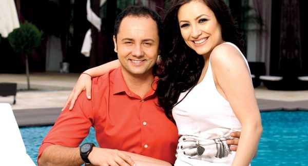 Emoţii pentru Andra şi Măruţă înainte ca artista să nască. Probleme cu sarcina pentru cântăreaţă?