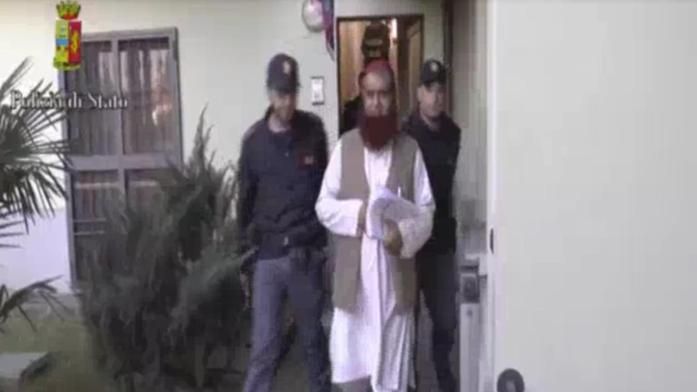 Atentat la adresa Papei, dejucat în Italia! Terorişti afiliaţi Al-Qaeda, arestaţi 