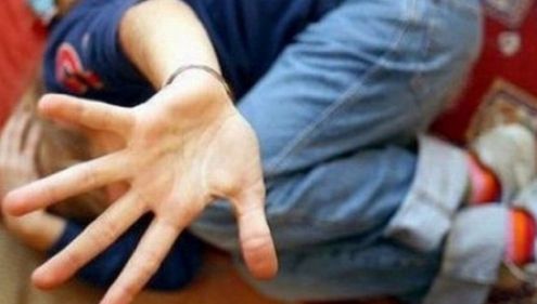 Nou scandal în învăţământ, la Cluj. Profesorul de franceză, acuzat că a bătut un elev