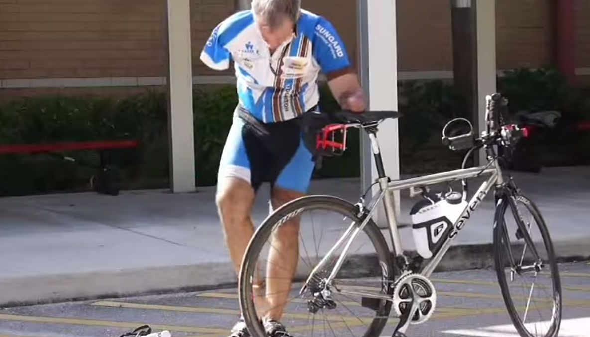 Imposibilul nu există. Un om fără mâini dă o lecție fenomenală de viață. Clipul care a uimit lumea