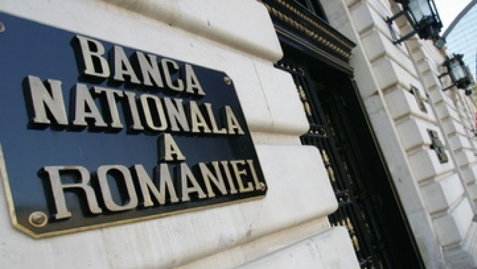 CURS BNR. Dolarul a sărit pragul de 4 lei. Ce se întâmplă cu euro 