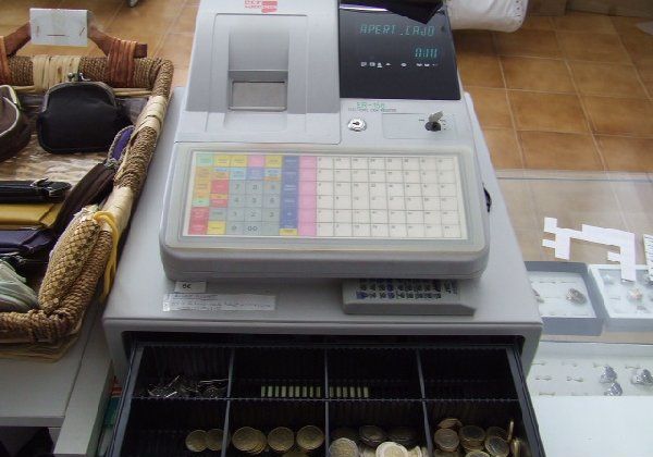 Patronul care nu a auzit de ANAF. Nu a mai dat un bon fiscal de 4 ani