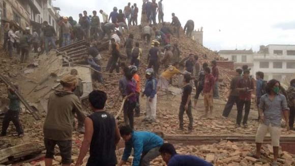 Cutremur Nepal: Bilanțul poate ajunge la 10 000 de morți. Trei zile de doilu național 