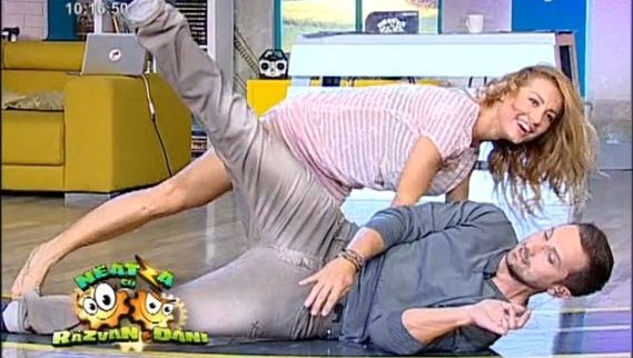 Dani Oţil a făcut o pasiune pentru dansatoarea Flavia? Ce a găsit Răzvan în telefonul colegului lui