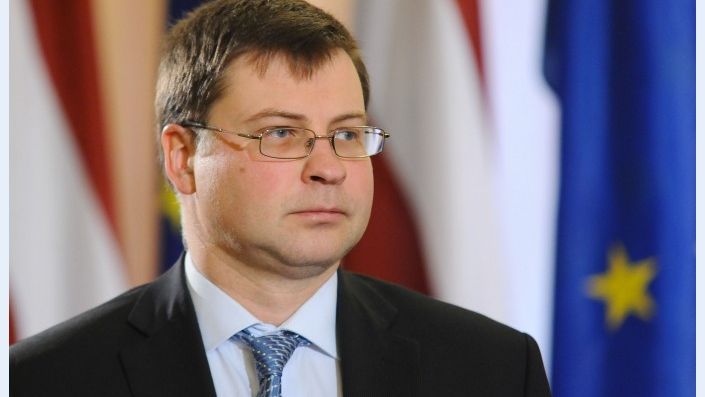 Vicepreședintele Comisiei Europene: Suntem îngrijorați pentru stabilitatea financiară a României 