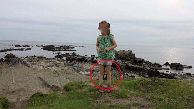 A făcut o fotografiei fiicei sale. Abia apoi a observat detaliul absolut inexplicabil