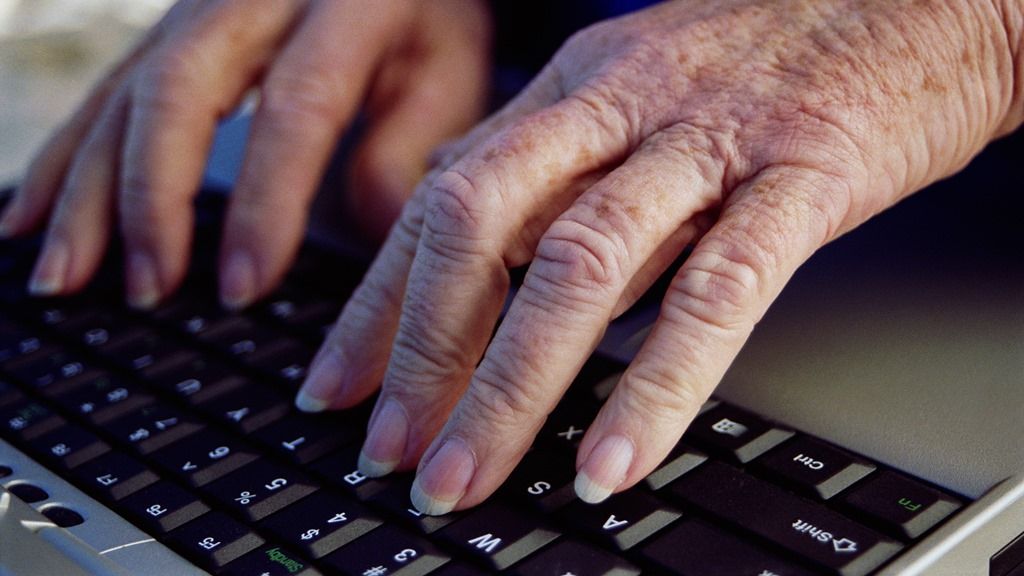 Tu cum tastezi? Indiciile care îți spun dacă vei face Parkinson