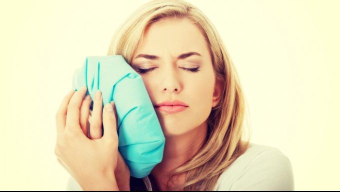 Cum scapi de durerea de măsea în 5 minute