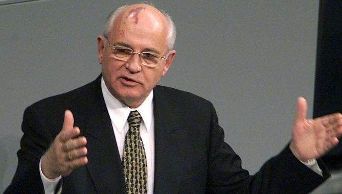 Gorbaciov, implicat într-un accident rutier la Moscova  