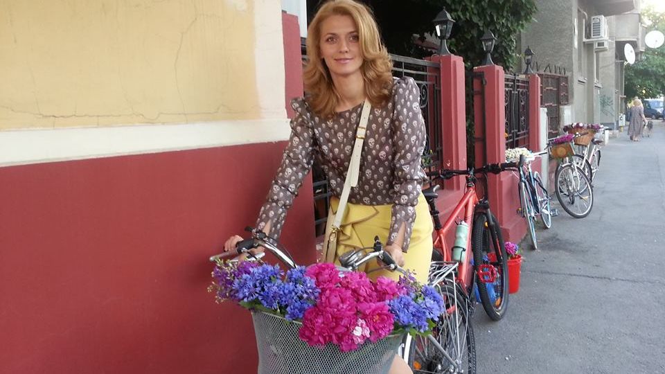 Alina Gorghiu, una din tinerele speranţe politice răsfăţate din bani publici. Analiză VoxPublica