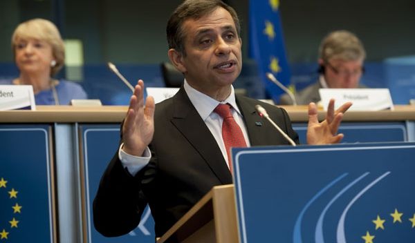 Înalt oficial european despre România: Un șarpe care își mușcă coada: prea multe bariere şi corupţie