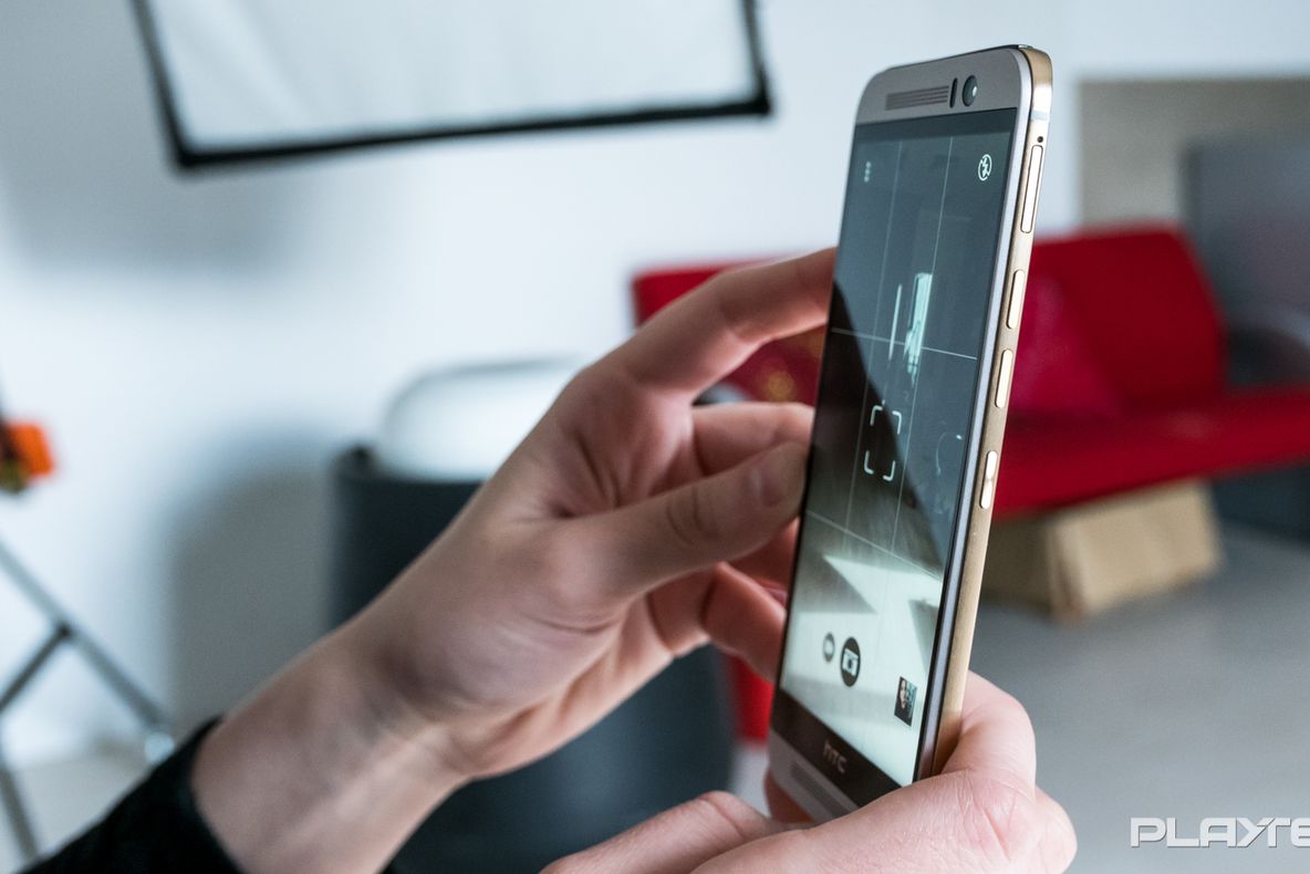 Dacă folosești Samsung sau iPhone, ești bolnav! Cine îndrăznește să spună așa ceva despre tine?