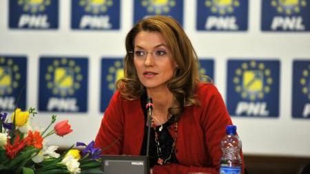 Gorghiu: Îl somez pe premier să spună public că nu vor legea votului prin corespondenţă