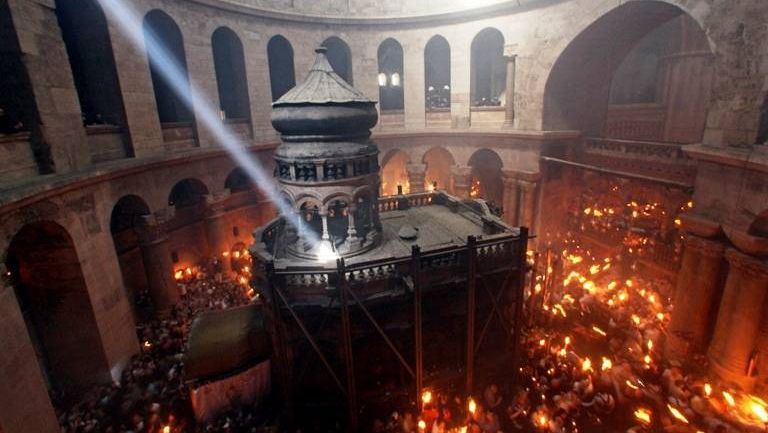 De unde vine Lumina de Paşte la Mormântul Sfânt 