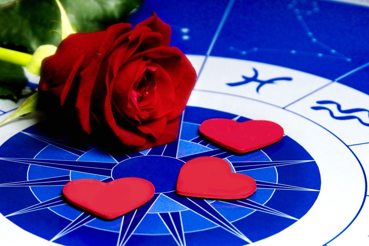 Horoscop amoros aprilie. Ce rezervă astrele în dragoste