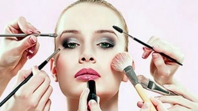 Cosmetice de care trebuie să te fereşti. Aceste produse de înfrumuseţare îţi ameninţă sănătatea