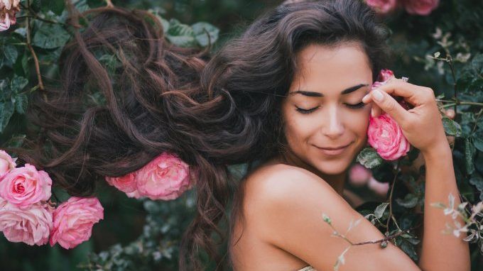 Mască cu iaurt şi ou împotriva căderii părului