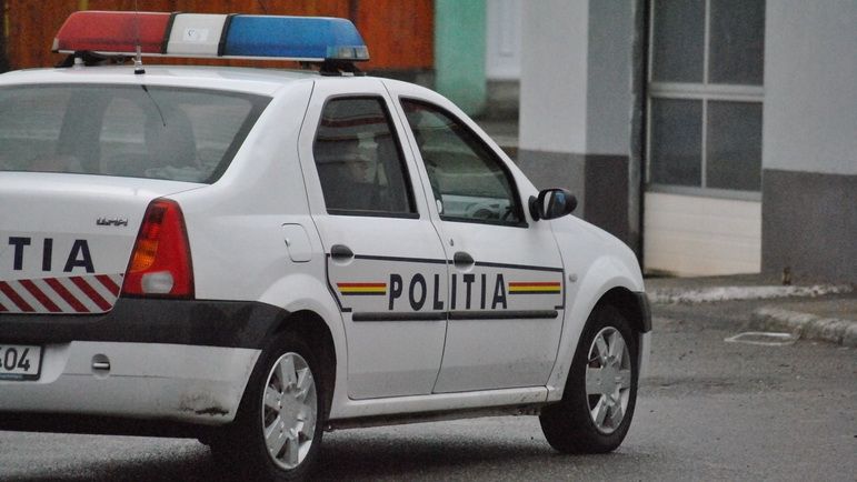 Elevă de 16 ani, bătută de fostul său prieten, într-un parc din centrul oraşului