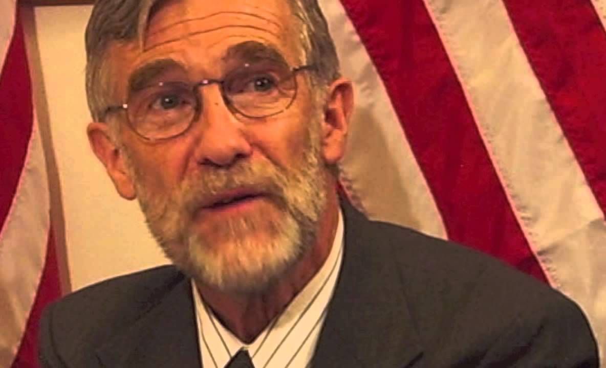 Fost analist CIA: România e "stat vasal" al SUA. Ar trebui căutat contul lui Iliescu din Elveția