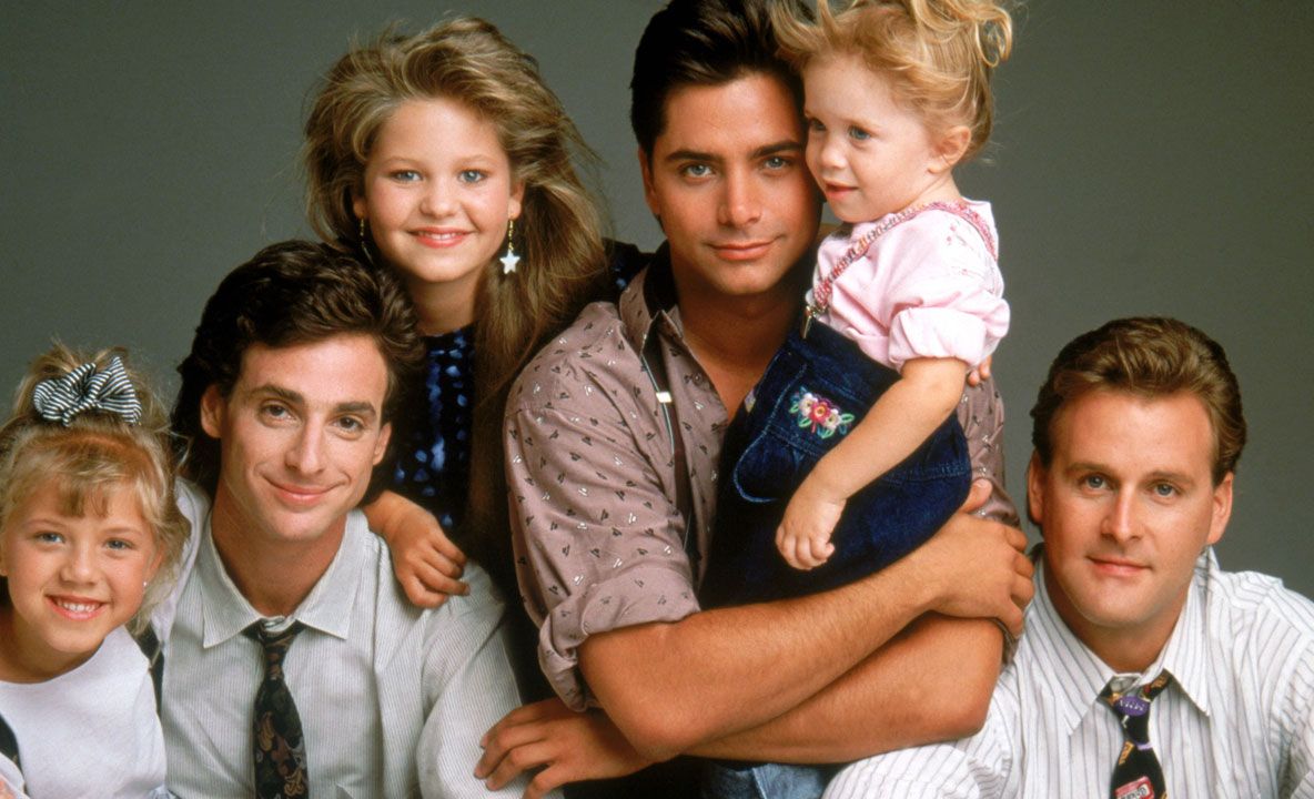 Un serial de succes al anilor 90 revine: familia iubită de români într-un sezon nou, inedit