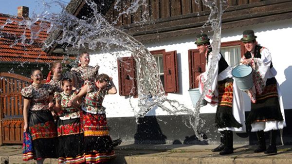 Obiceiuri românești de Paște
