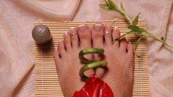 5 riscuri la care te expui când mergi să-ţi faci pedichiura