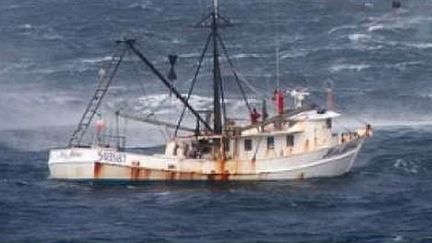 Un român a murit, iar alți doi sunt dispăruți, după scufundarea unui pescador în M. Adriatică