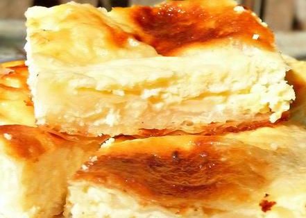 Cum faci cea mai bună plăcintă cu brânză dulce. Gata în 30 de minute!