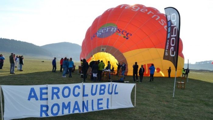 A fost doborât recordul României la salt cu parașuta. Era vechi de 45 de ani