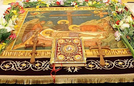 Ce înseamnă trecerea pe sub masă în Vinerea Mare