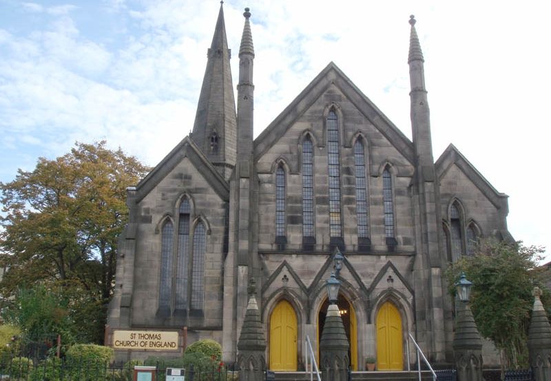 Cât de des merg românii din Marea Britanie la biserică. Cum se predă religia în școlile din UK