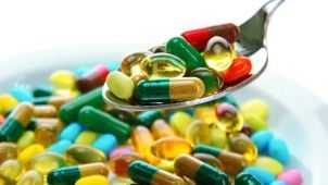 Suplimentele alimentare si cancerul: ce riscuri ascunse prezinta consumul de suplimente