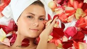 Ce produse de ingrijire a tenului trebuie sa folosesti, in functie de varsta