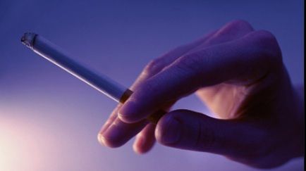 Legătura dintre fumat şi studiile superioare - Cum influenţează educaţia acest viciu