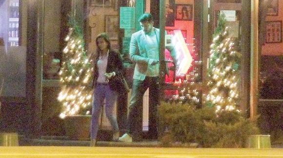 Victor Slav a lăsat-o pe Bianca Drăguşanu acasă și a petrecut cu o brunetă în oraș 