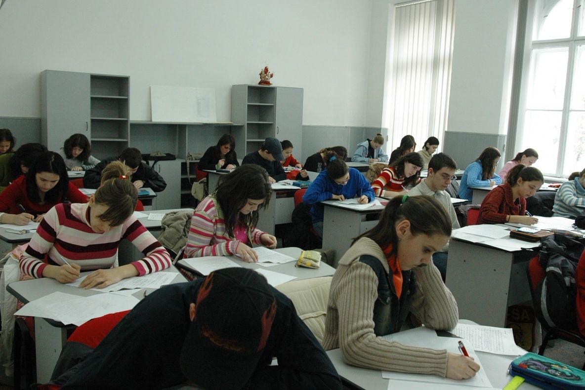 Decizia luată de Guvernul Ponta care îi lasă pe copii fără profesori