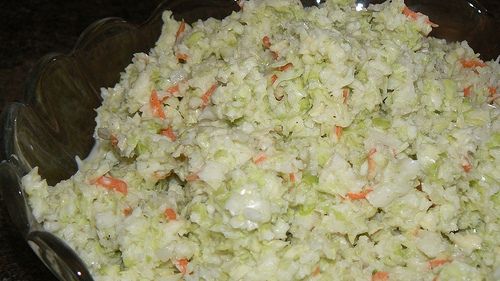 Un angajat KFC a făcut publică reţeta delicioasei salate coleslaw