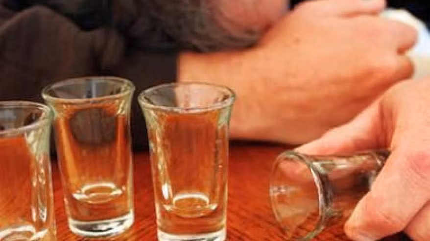 Angajat al SpitaluluI de Boli Infecțioase Iași, prins în pragul comei alcoolice la volan. După audieri a plecat cu mașină si a provocat un accident - VIDEO