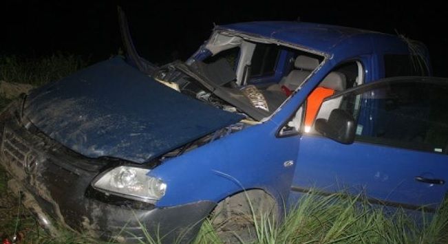 Accident feroviar în Timiş. Ciocnire violentă între un tren şi o maşină