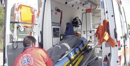 Accident teribil pe DN1A: trei răniţi