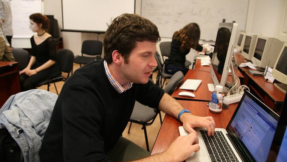 UNATC: un lector care a criticat conducerea riscă să fie dat afară pentru „lezarea imaginii"